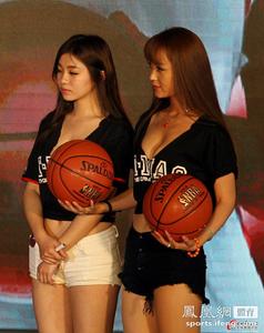 dalam permainan bola basket jumlah pemain dalam satu regu adalah Shi Zhijian akhirnya mengerti mengapa Bill harus berdandan
